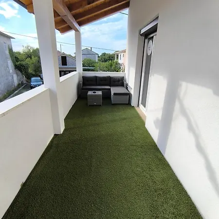 White House * Gabonjin